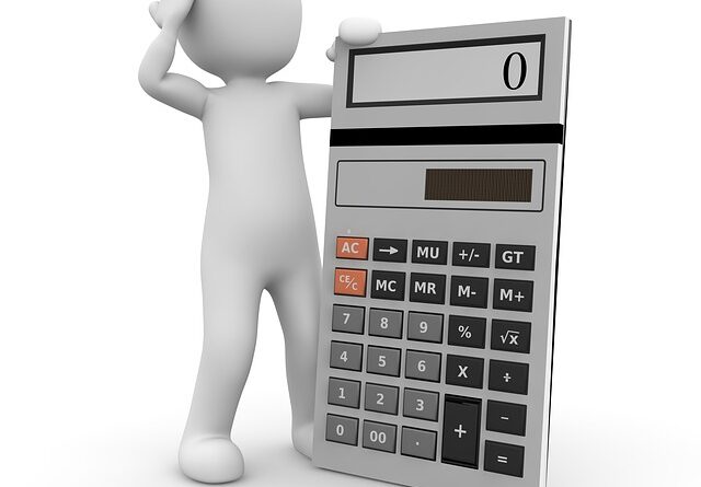Boneco branco com uma mão na cabeça e a outra segurando uma calculadora onde se lê o número zero no display.